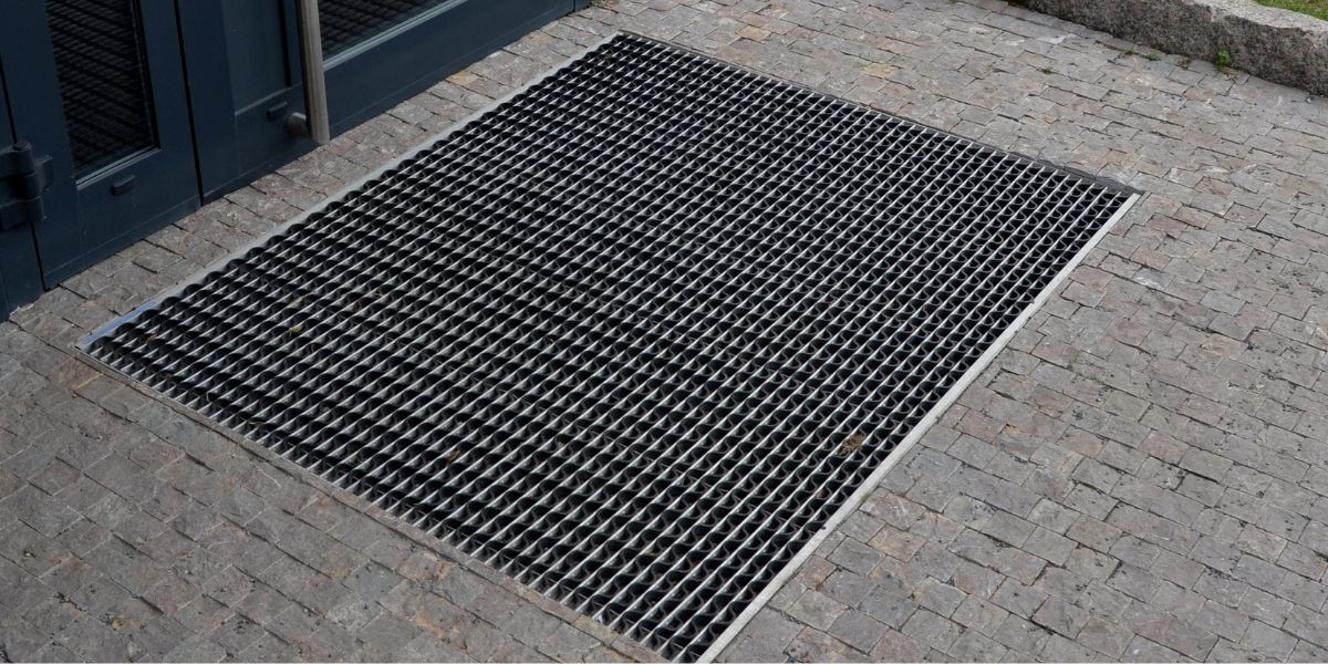 anti slip entrance with open bottom